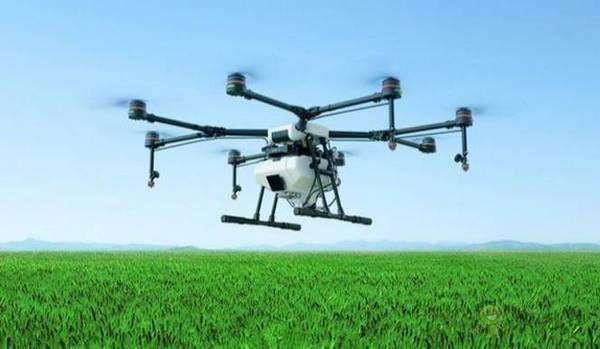 農業無人機幫助農民實現&ldquo;萬畝農田百戶管&rdquo;的農業夢