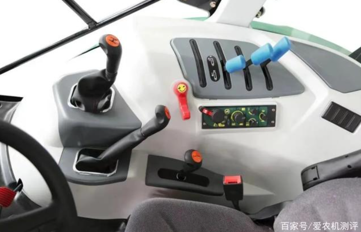 農(nóng)機(jī)介紹:常發(fā)CFL2604輪式拖拉機(jī)