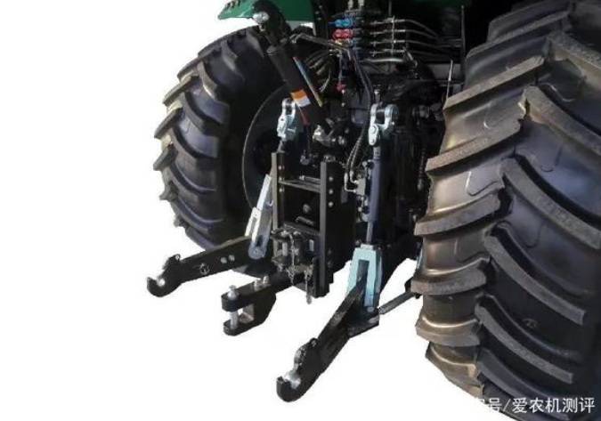 農(nóng)機(jī)介紹:常發(fā)CFL2604輪式拖拉機(jī)